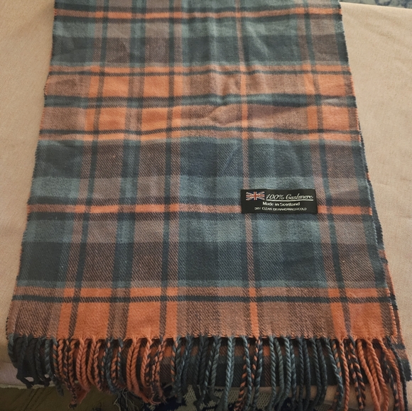 Plaid Cashmere Scarf in Gray/blue And Pink - Picture 2 of 5